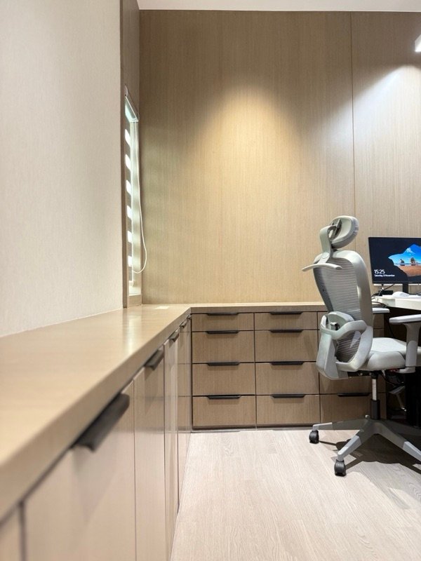 Corporate Offices — view 17